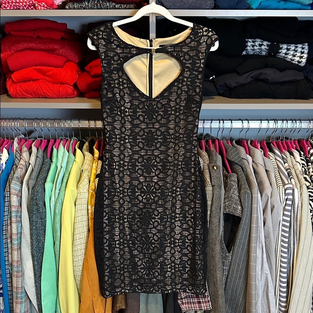 Guess black lack sleeveless front cut out body con dress size 2